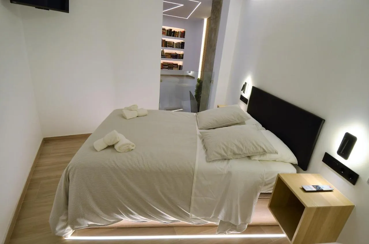 Ferienwohnung Biblioteca De Lujo En El Centro Historico De Málaga
